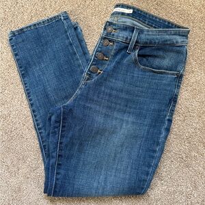 Levi’s Women’s Classic Mid Rise Skinny Jeans - EUC - Size 12